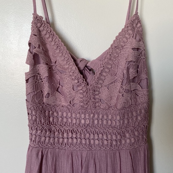 Backless dresses - Picture 4 of 5